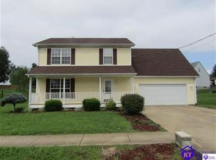 203 Meadowlake Dr, Radcliff, KY 40160