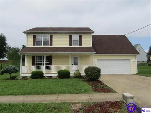 203 Meadowlake Dr, Radcliff, KY 40160