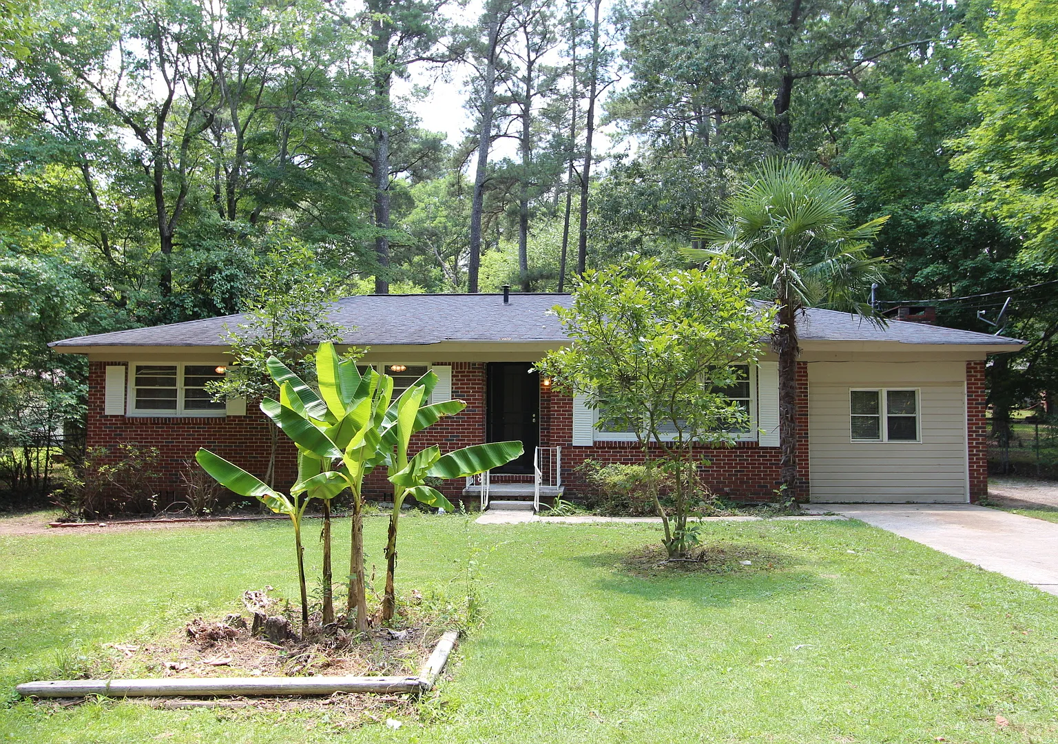 New On The Market!! Will not last long at this price. Better Hurry!! — Photo 1