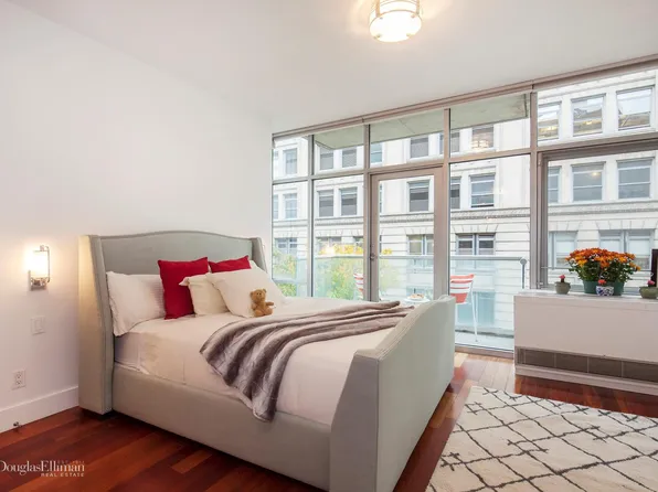 300 Spring Street image 1 of 8