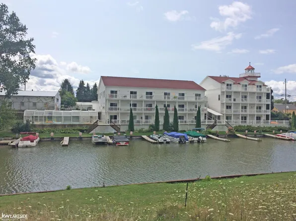 6553 Main St Unit 7, Caseville, MI 48725