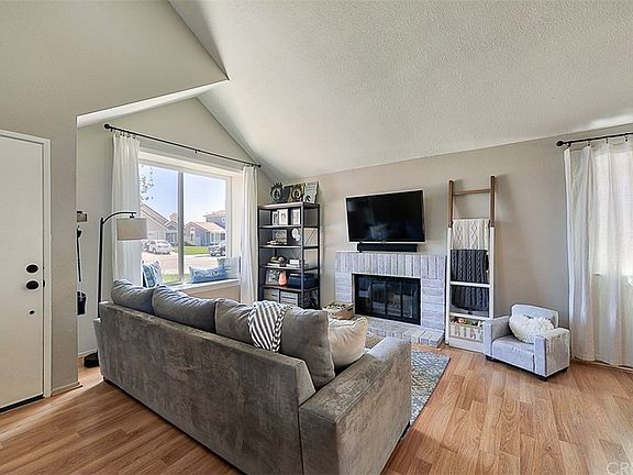 5th image of 27631 Buckskin Dr