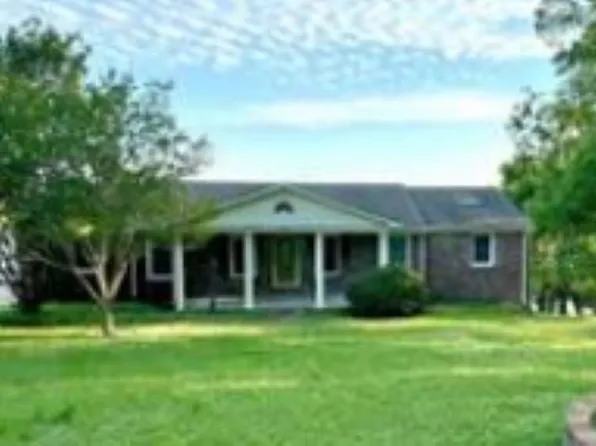 753 E Lakeside Dr, Florence, AL 35630