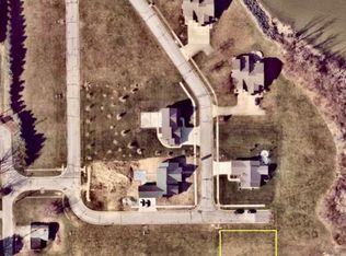 2902 W Cove Dr, Sandusky, OH 44870