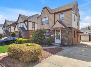 8732 253rd St, Bellerose, NY 11426