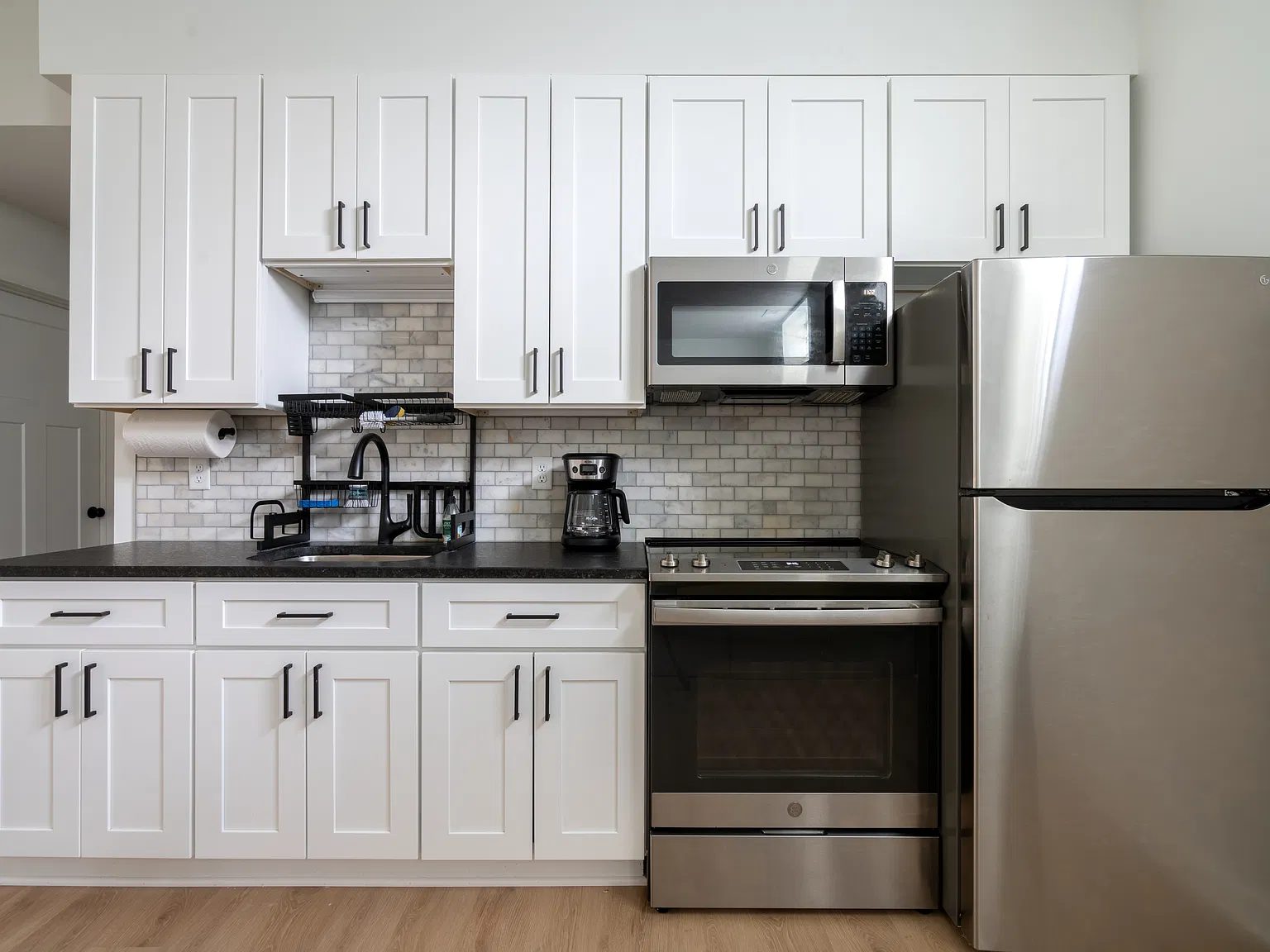 1 bed, 880 sqft, $1,850 — Photo 2