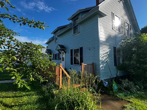 28 Middle St #A, Newport, NH 03773