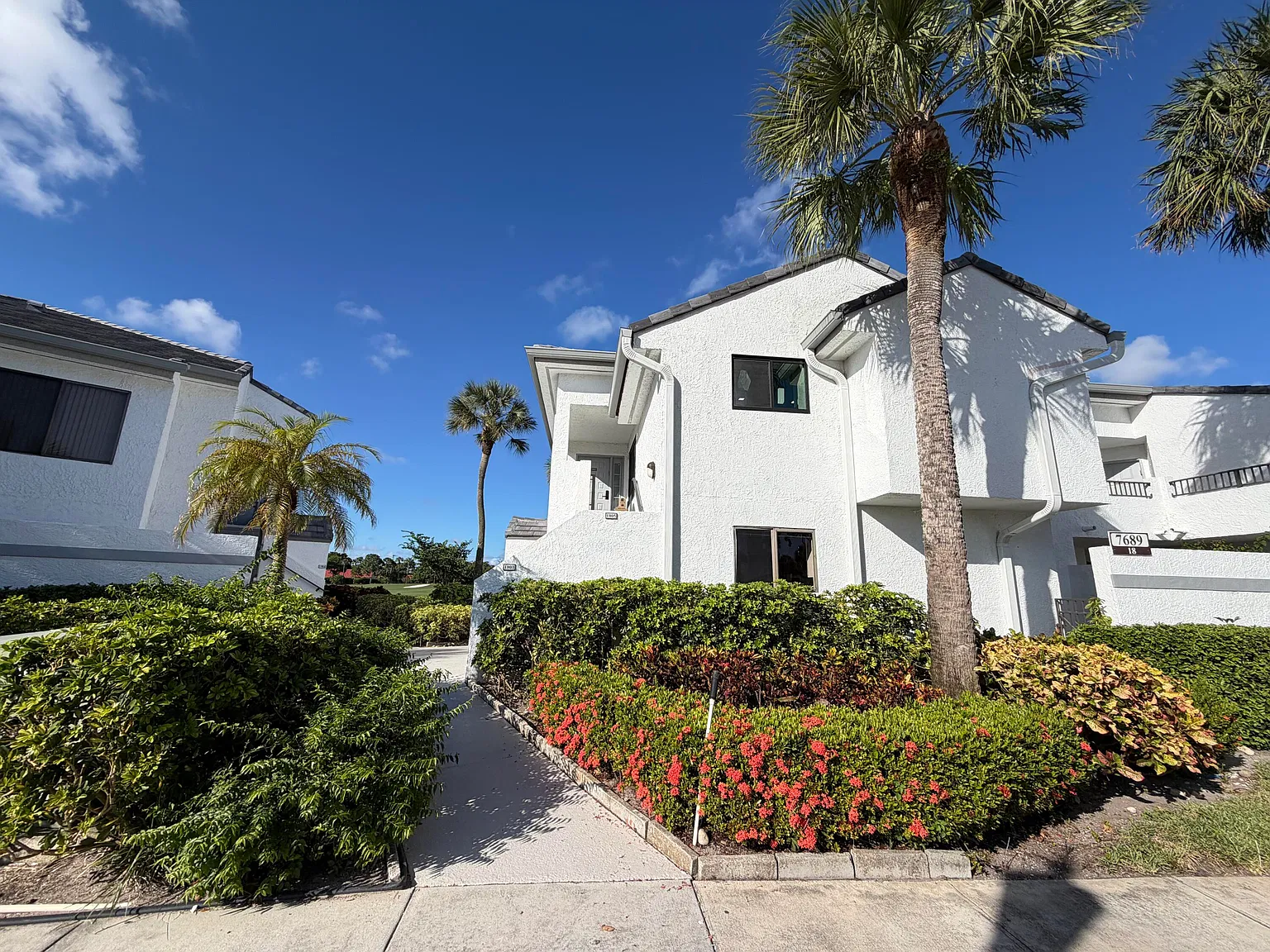 2 bed, 2.0 bath, 1728 sqft, $8,695 — Photo 3