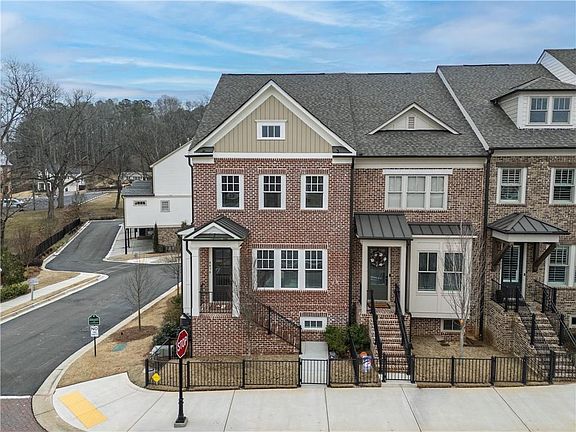 3rd image of 4476 Lemon St