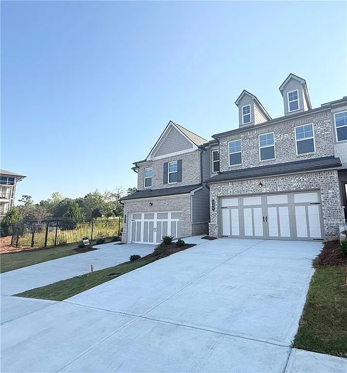 3 bed, 2.5 bath, 1825 sqft, $2,475 — Photo 2