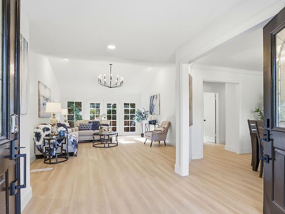 4th image of 861 Dorel Dr
