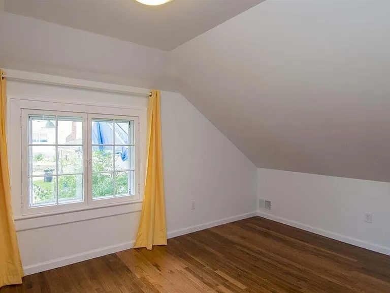 1435 Broadway St — Photo 28