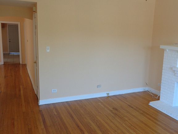 3rd image of 1706 N Mayfield Ave