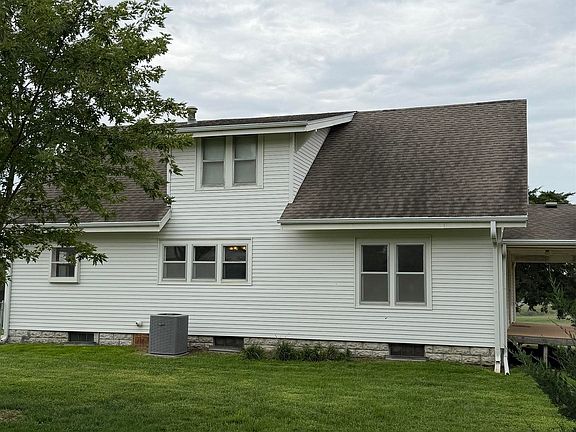 5th image of 1250 S 112th St