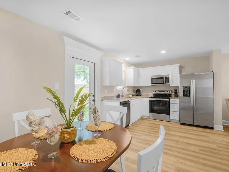 122 Coral Breeze Dr — Photo 14