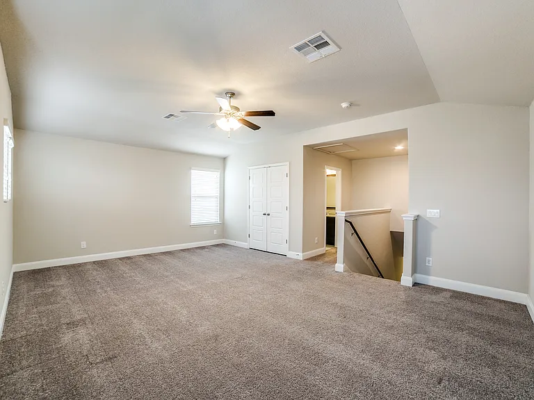 8916 Monument Parke — Photo 22
