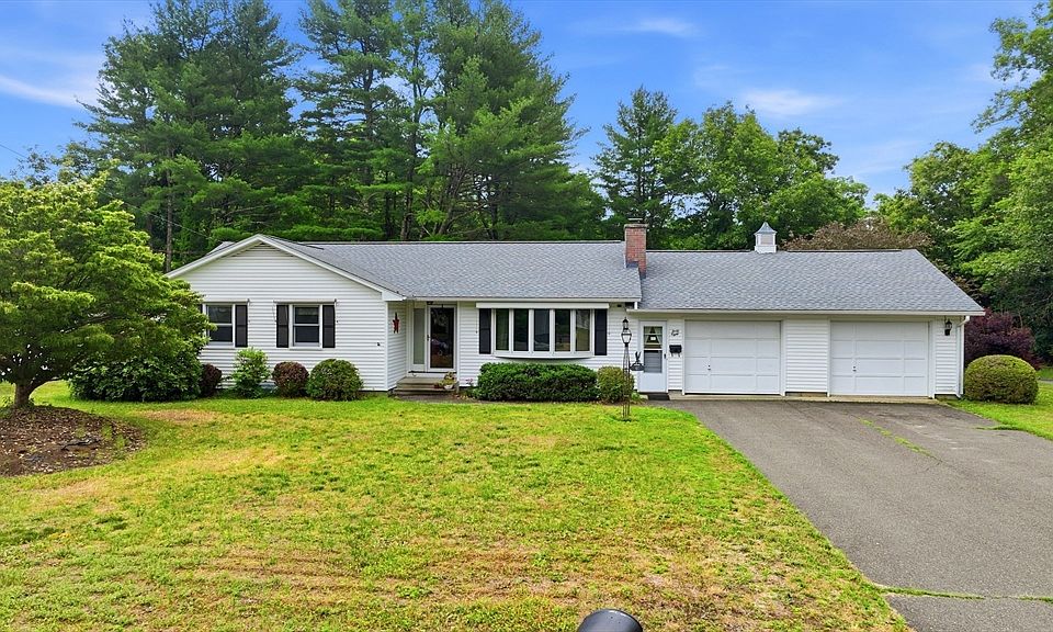 1st image of 48 Hickory Dr