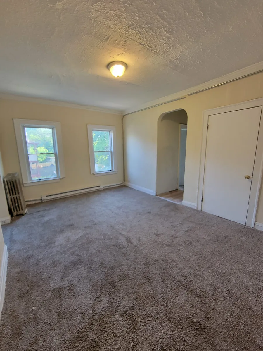 Building Photo - 848 Linn Dr #1