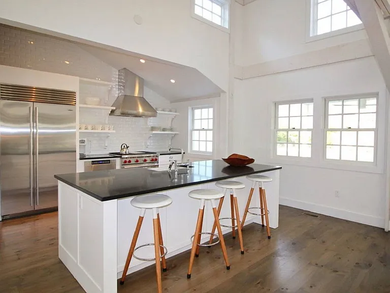 4 Lee Ln — Photo 2