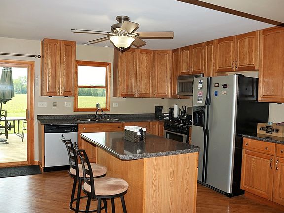 5th image of 414 Maplewood Dr