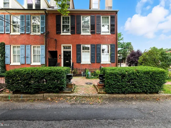 308 Wood St, Burlington, NJ 08016