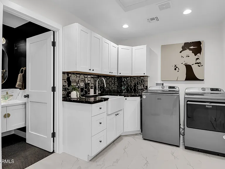 8626 E Clarendon Ave — Photo 37