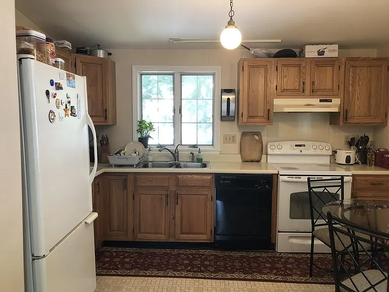 4 Lincoln Pl — Photo 2
