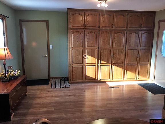 3rd image of 308 Grove St E