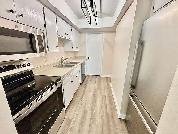 5th image of 611 N Pioneer Cir