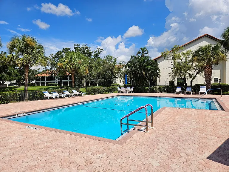764 Avenida Estancia #206-B — Photo 46