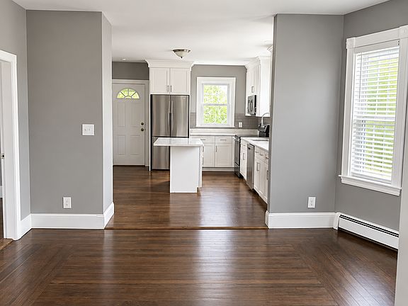 3rd image of 105 Independence Ave