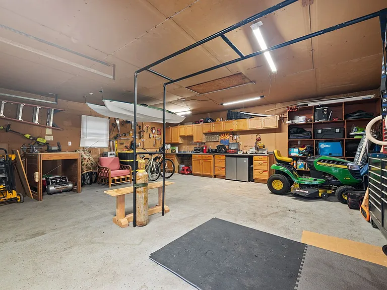 1061 Saint Julian Dr — Photo 28