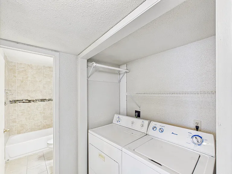 1505 Oakdale Cir — Photo 7