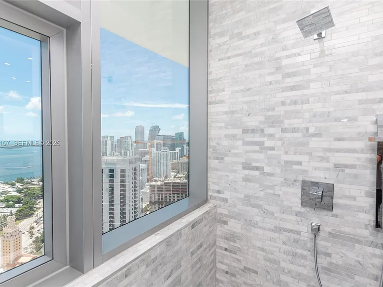 851 NE 1st Ave #Penthouse 4611-4611 — Photo 18