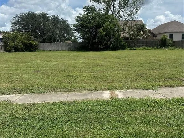 8440 Creole Dr, Chalmette, LA 70043