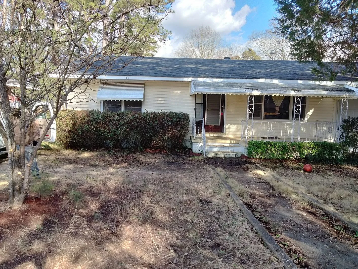 2bdrm 1 Bath — Photo 1