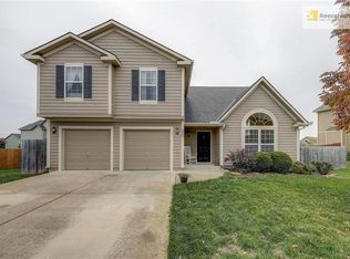650 S Walnut St, Gardner, KS 66030
