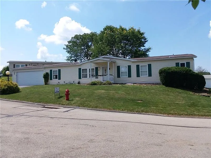 805 Clover Ln photo 1