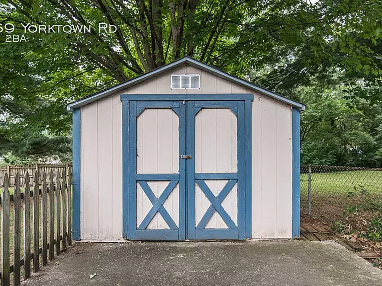 1769 Yorktown Rd — Photo 9