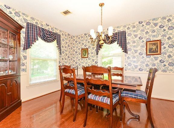 5th image of 1236 Beechdale Dr