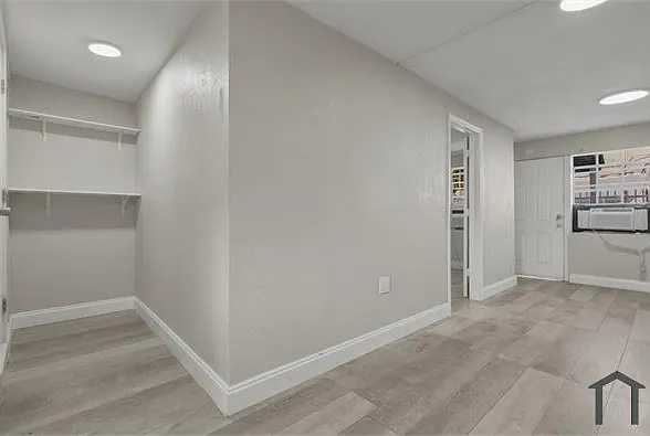 1 bed, 600 sqft, $1,300 — Photo 2