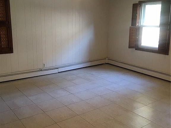 4th image of 2232 Pearsall Ave