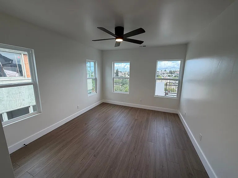 3 Bed 2 Bath Apartment, New Construction In Cleveland Heights (With Garage) — Photo 9