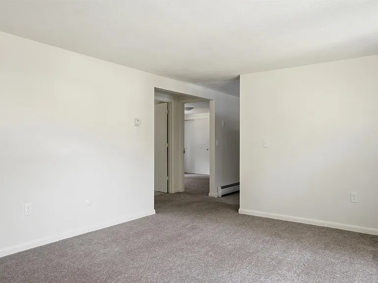 289 Derry Rd #B — Photo 8