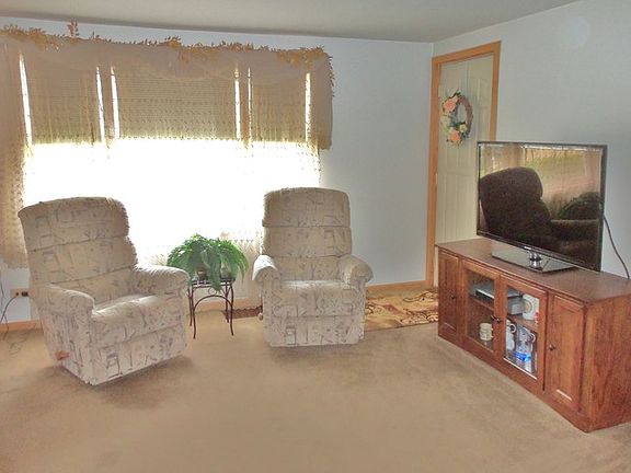 2nd image of 801 Rosel Ct #801