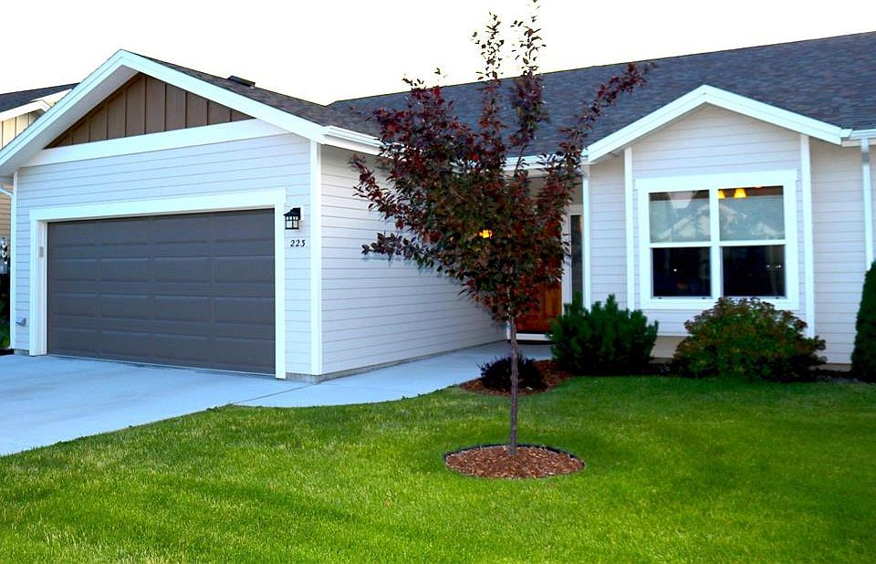 1st image of 223 Pine Creek Dr