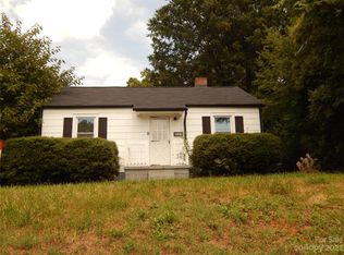 637 Salisbury Rd, Statesville, NC 28677