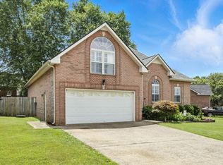 125 Cherokee Dr, White House, TN 37188