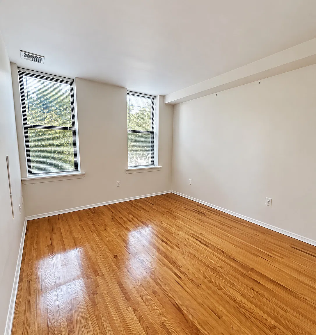 2 bed, 600 sqft, $2,600 — Photo 3