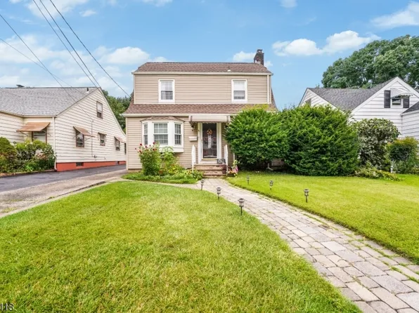 5 Garden Ct, Garfield City, NJ 07026